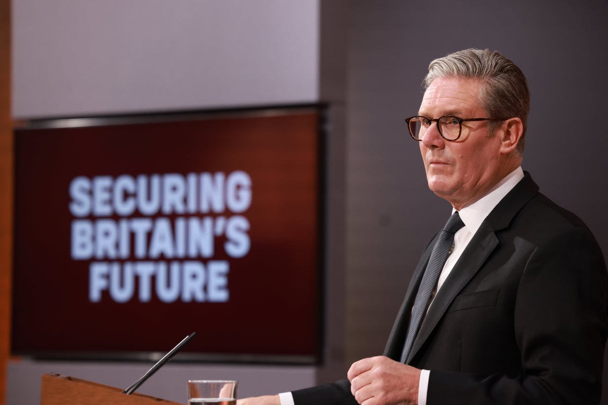 Starmer accused of ‘pandering’ to Farage on immigration
