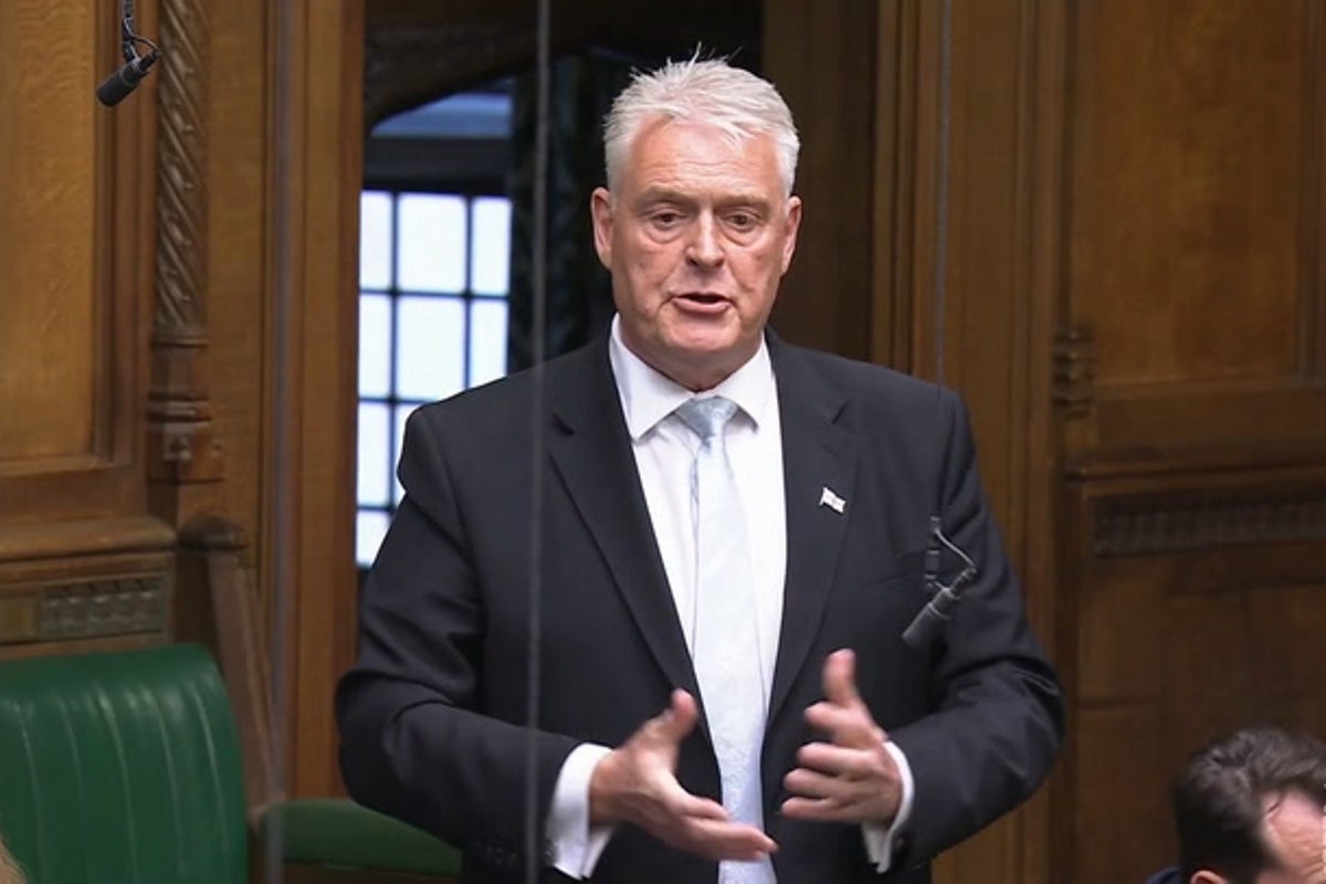 Groans as Lee Anderson suggests Jeremy Corbyn should be deported with Channel migrants