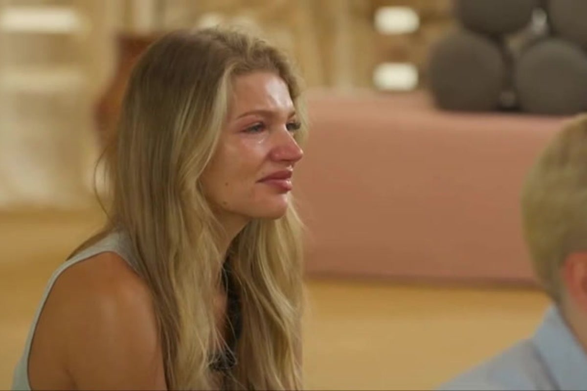 Virgin Island star cries minutes into show at experts’ act in front of her