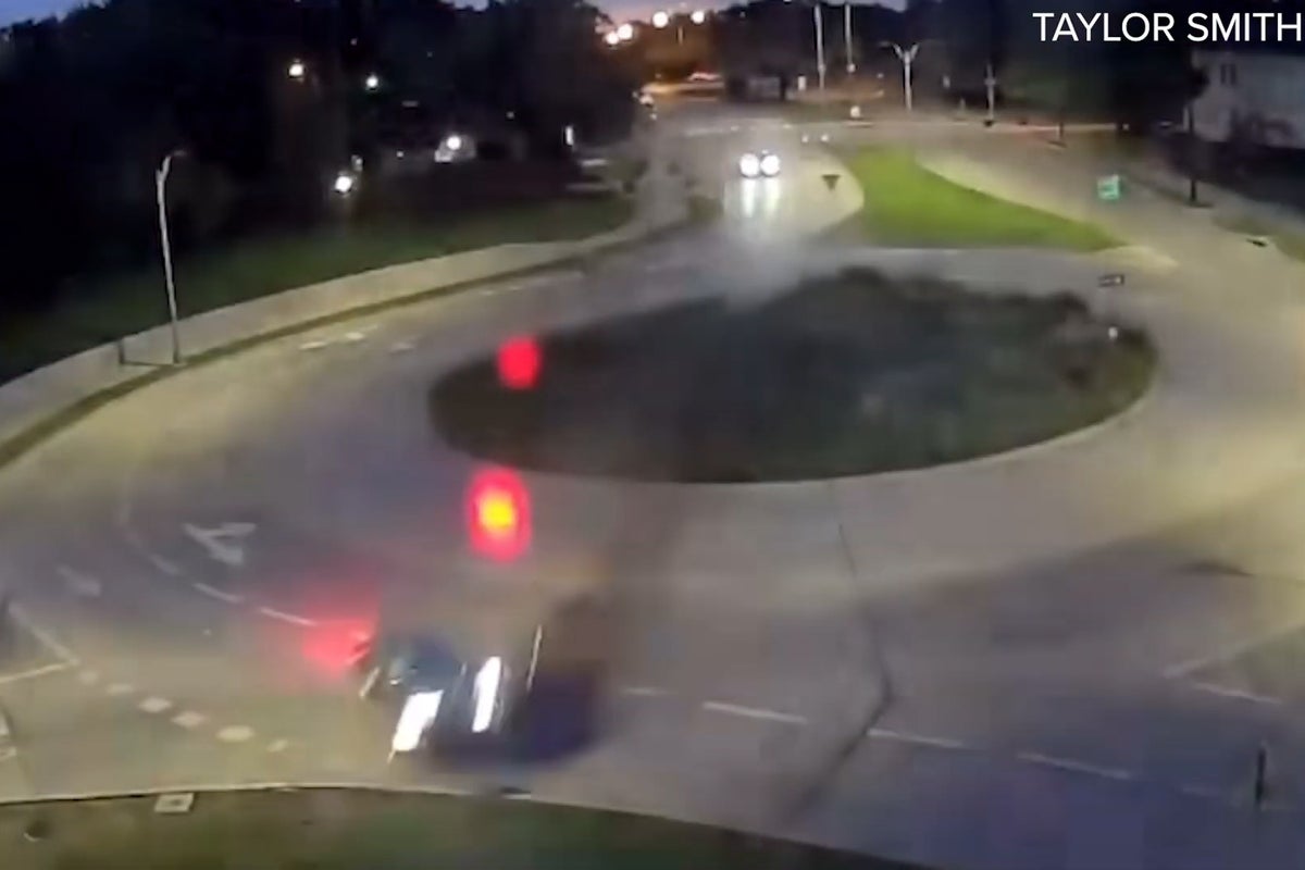 Watch: Speeding driver goes airborne after hitting roundabout in Dallas