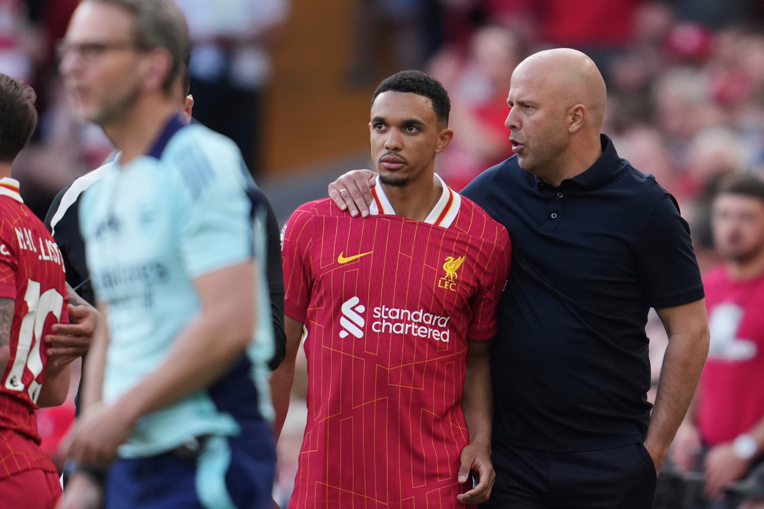 Arne Slot (right) brings Alexander-Arnold to an alternative to trying to control Arsenal's game