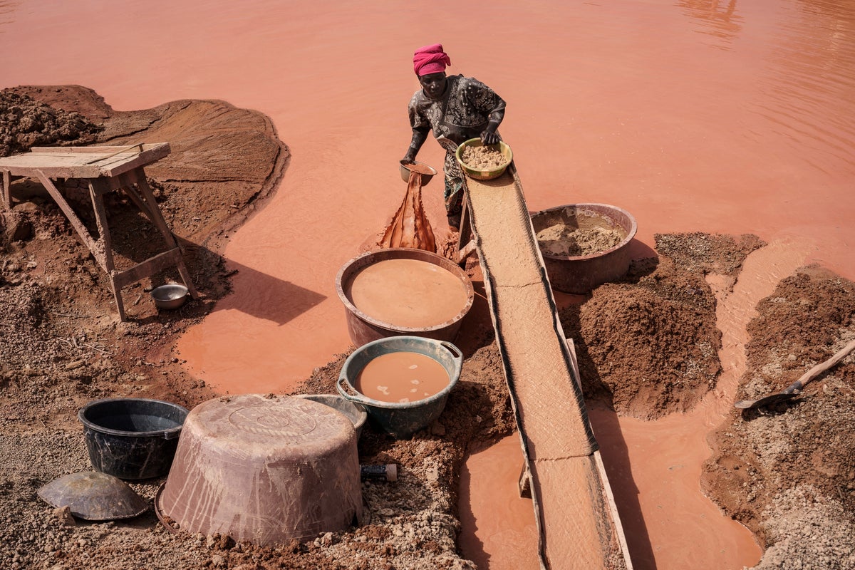Mercury fuels gold mining in Senegal. And it’s poisoning the people who use it
