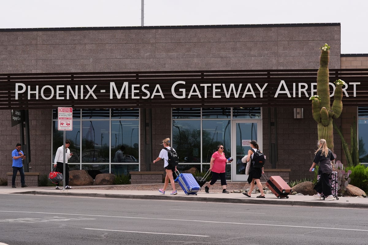 Budget airline begins deportation flights for ICE with start of Arizona operations