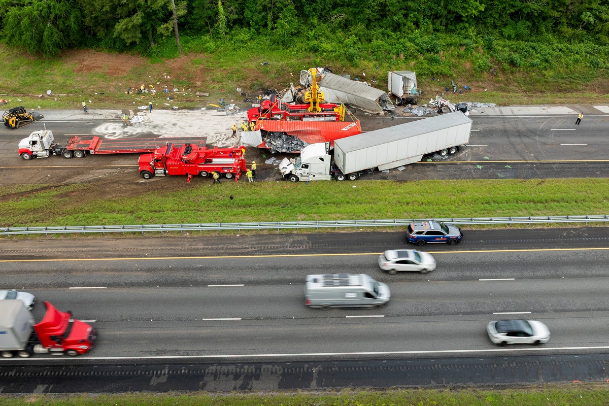 3 people killed in fiery crash involving a half-dozen vehicles on north Georgia interstate