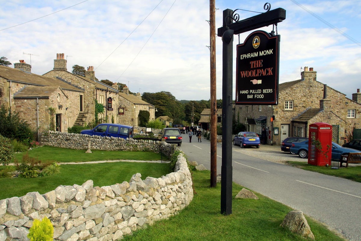 Emmerdale star announces pregnancy – and career move
