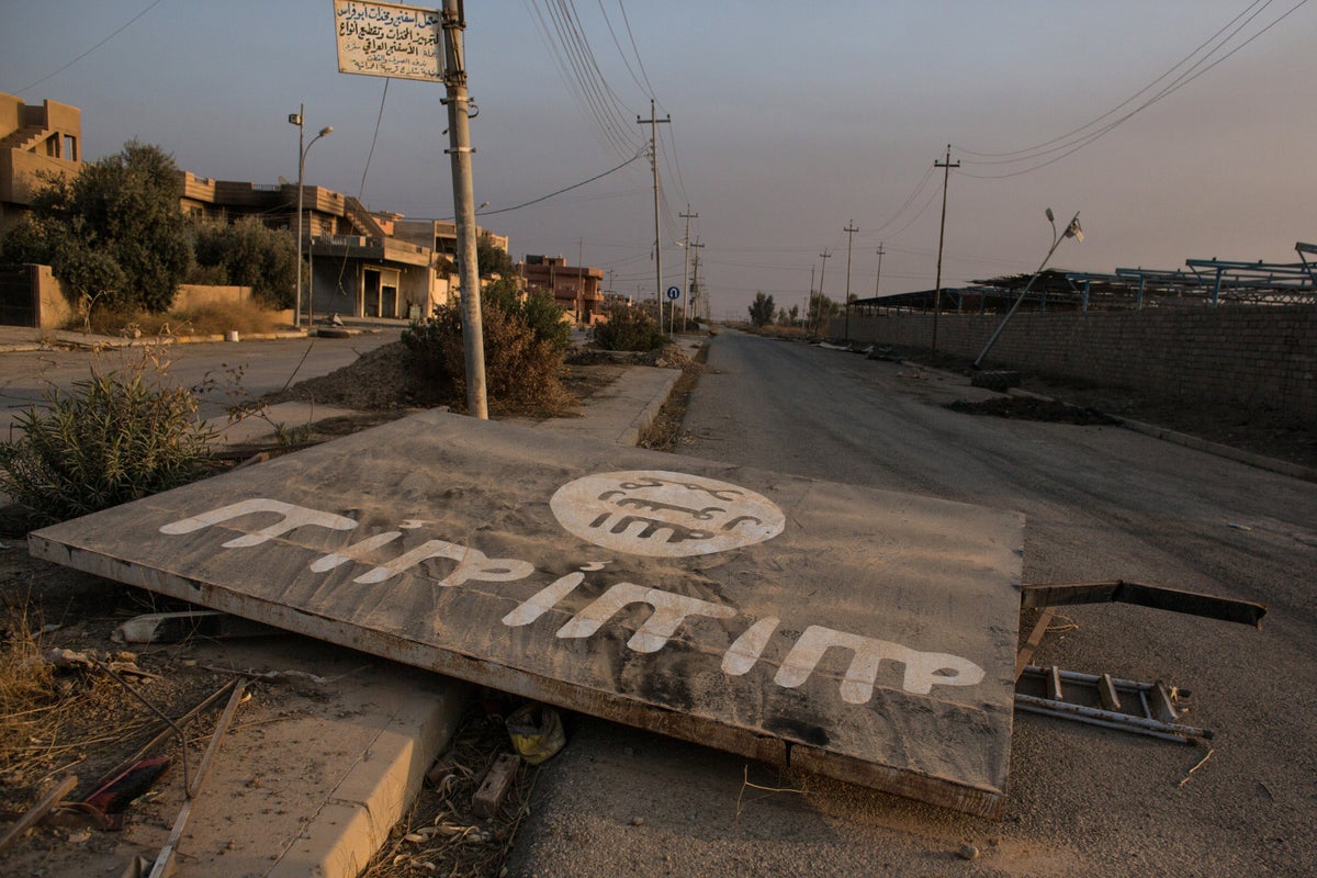 400 Islamic State fighters are living in UK, claims bombshell report