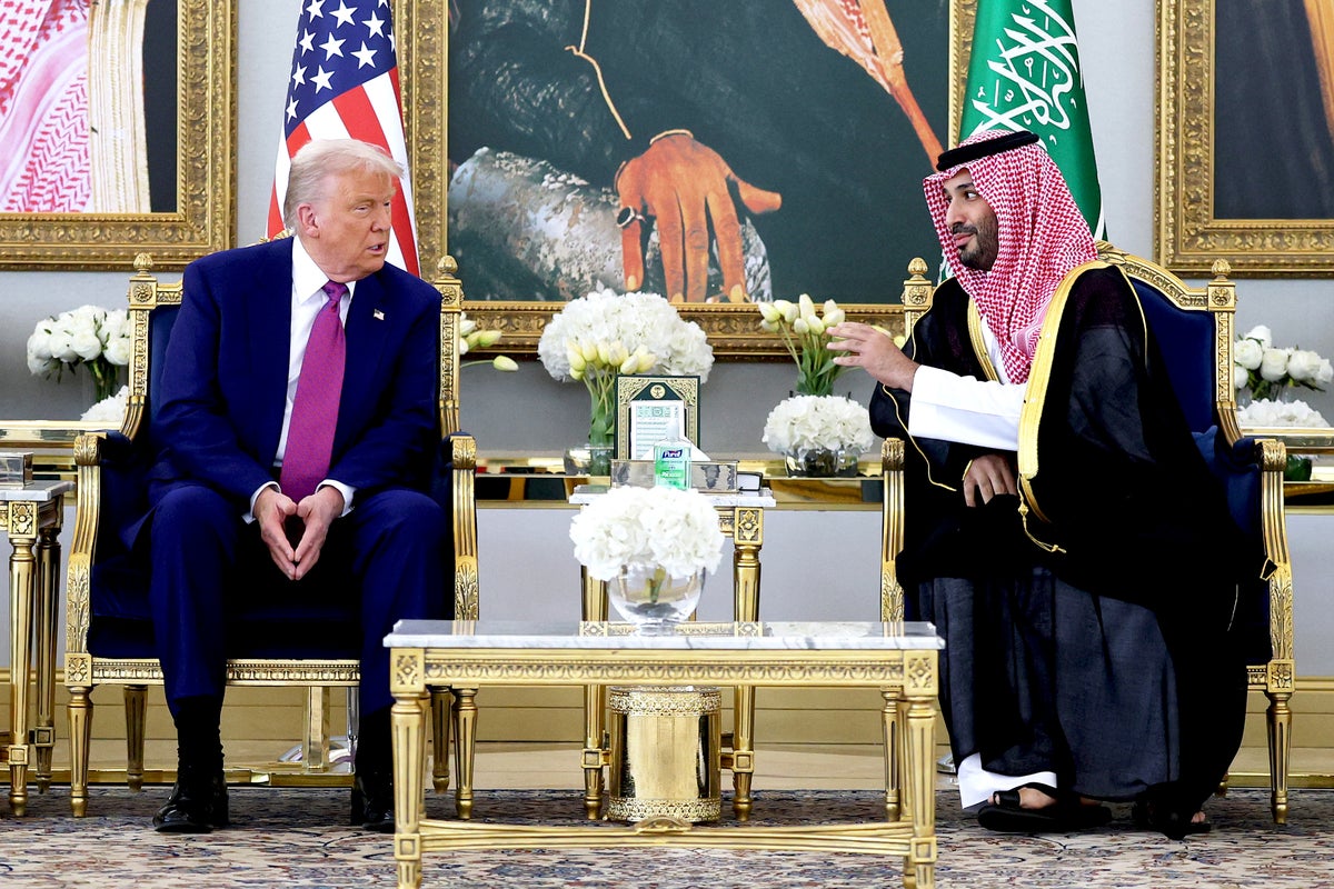 Trump - live updates: US President to visit Qatar on Middle East trip amid backlash over $400m Boeing jet