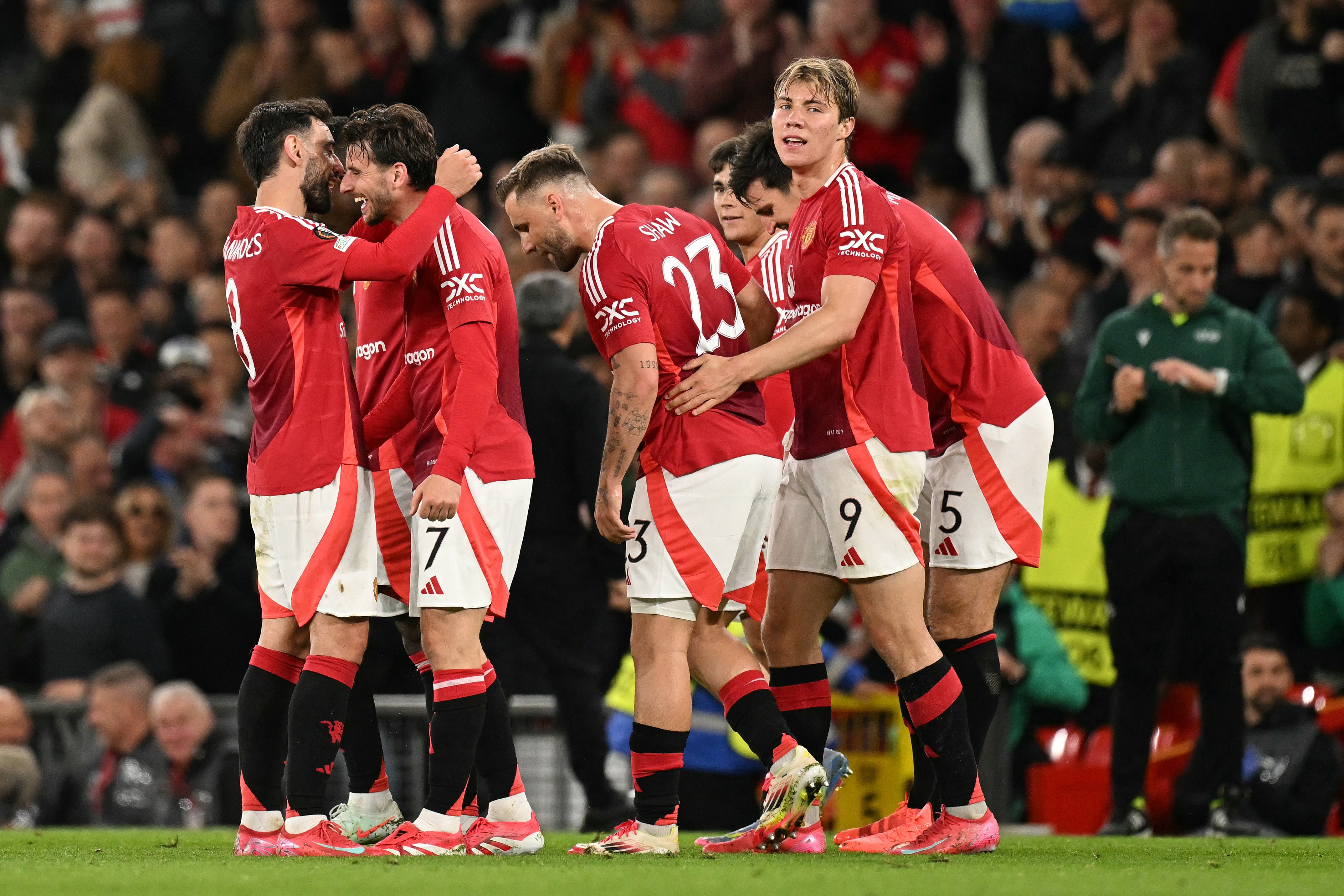 Manchester United čelí Tottenhamovi vo finále Európskej ligy, ktorá musí vyhrať, alebo sa obidva kluby zacieľujú na záchranu svojich ročných období