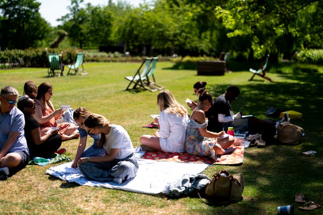 <p>The UK will see more warm sunshine over the coming weekend.</p>