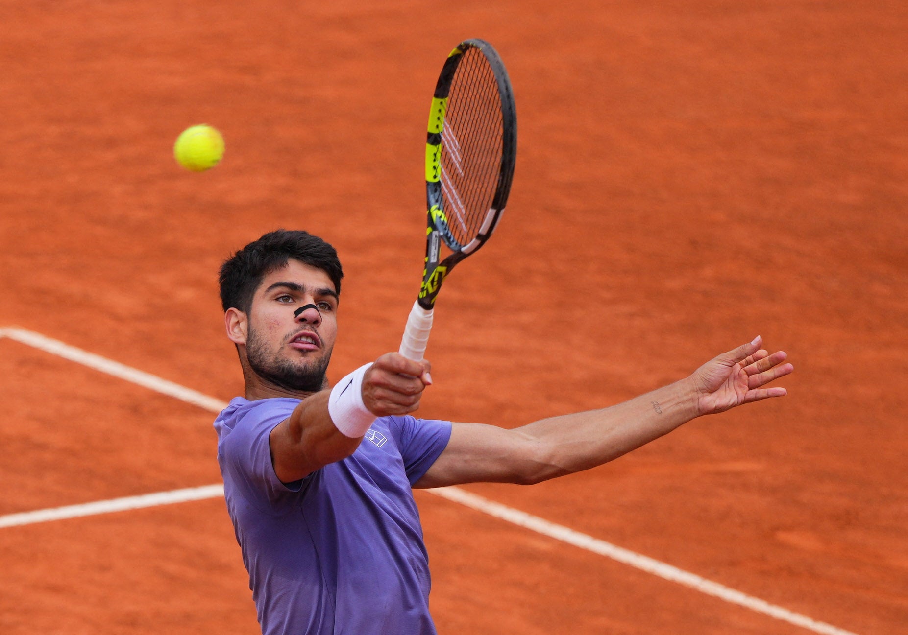 Alcaraz hopes to defend his French Open title at Roland Garros later this month