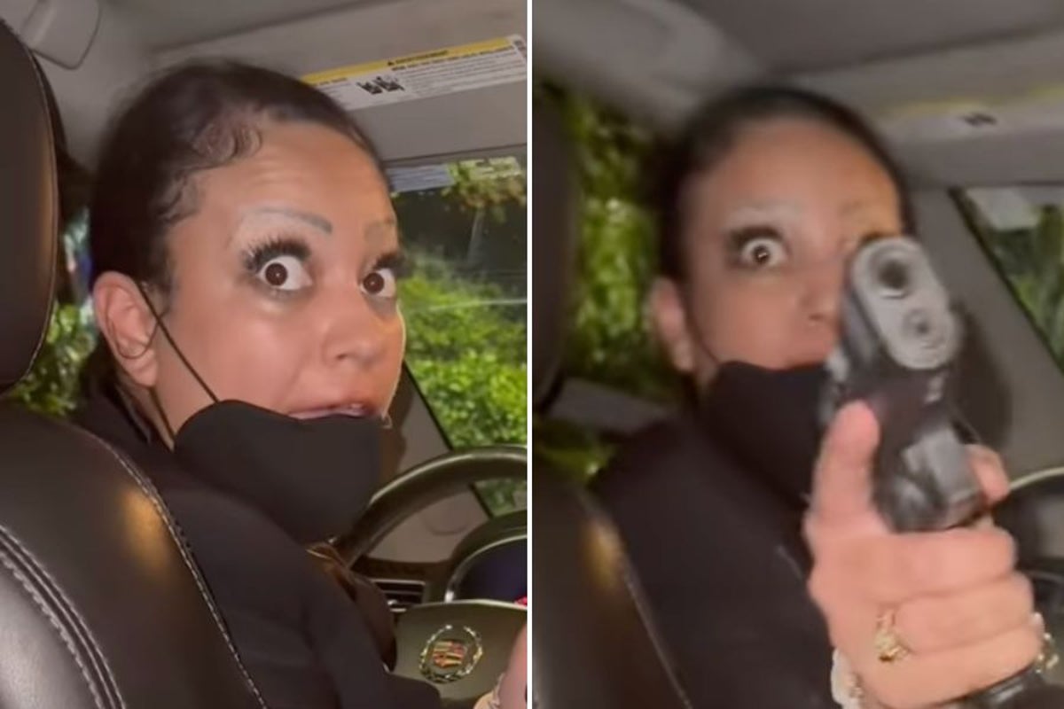 Moment Miami Uber driver pulls gun on passengers in the middle of their ride