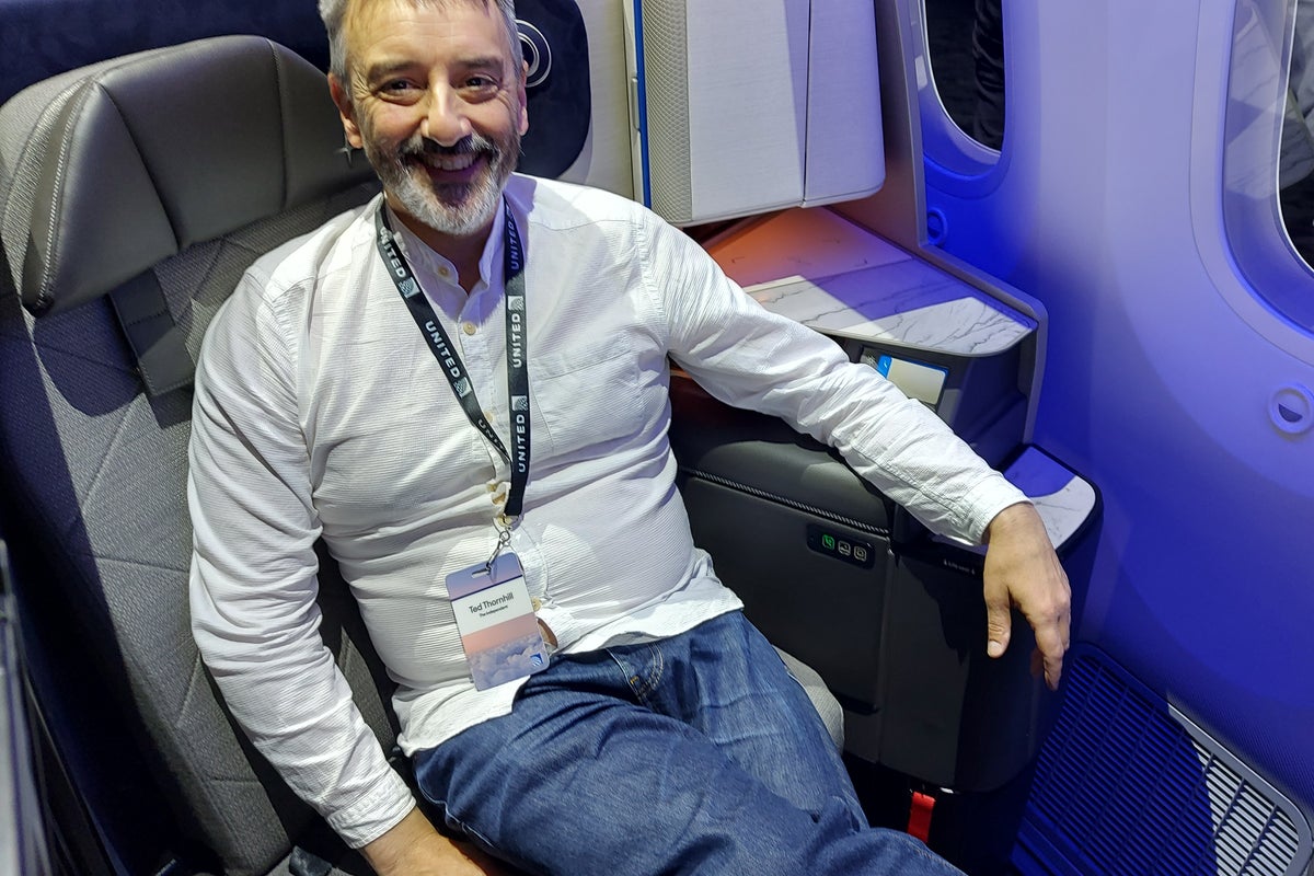I tried out United Airlines’ new Dreamliner seats.  These are the biggest changes