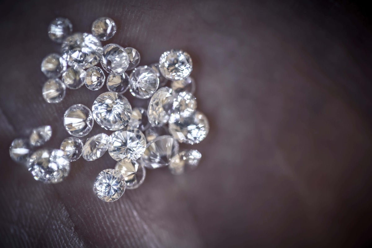 Groundbreaking new cancer detection technique replaces radioactive tracers with diamond sensor