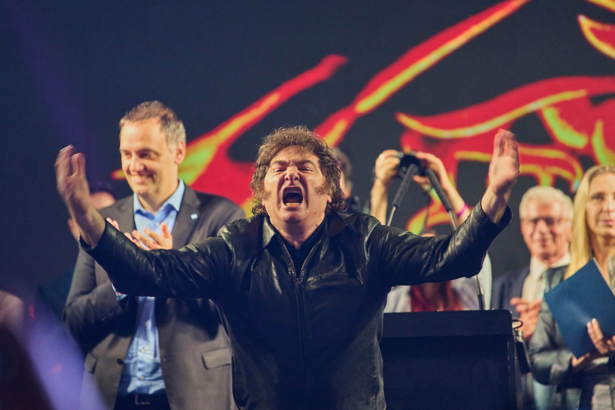 Argentina orders immigration crackdown with new decree to make Argentina great again