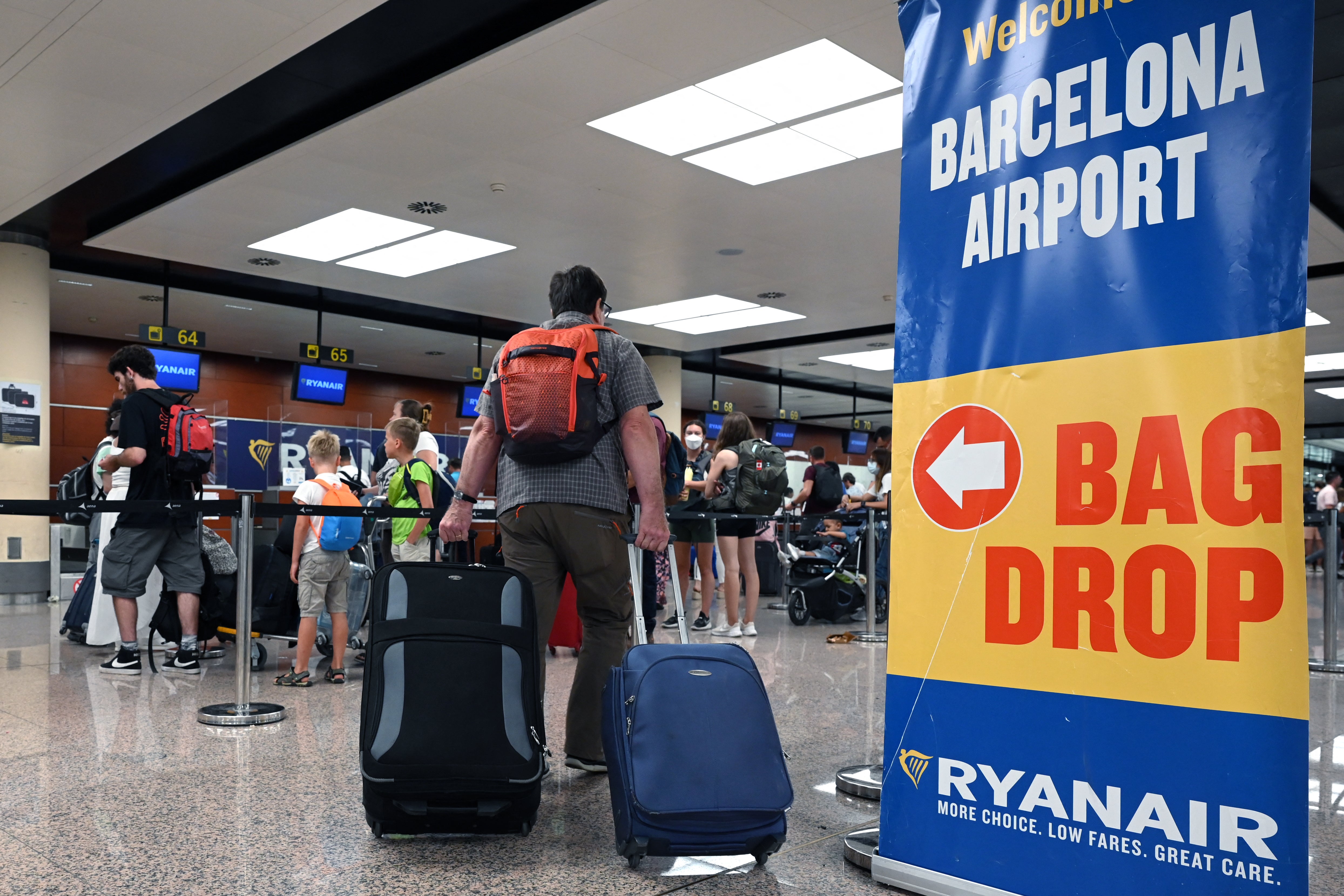Some men gloat about being ‘light packers’, only to borrow essential items for the rest of the trip