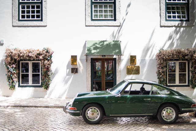 <p>For a luxury city break in Lisbon, try Hotel das Amoreiras for in-room tea service and chic design inside and out</p>