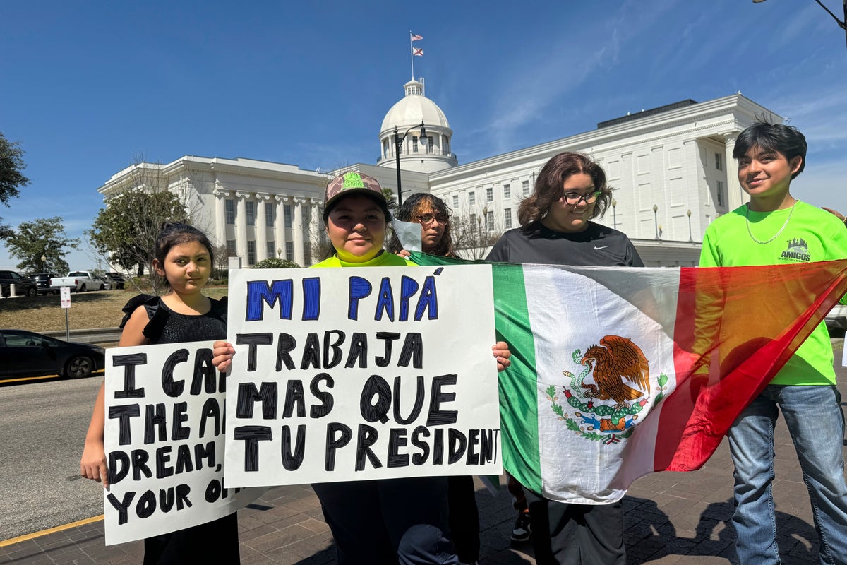 More Republicans push to criminalize bringing immigrants in the US illegally across state lines
