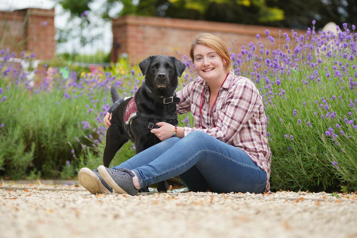 Deaf woman ‘spat on’ for using sign language in public Deaf woman ‘spat on’ for using sign language in public