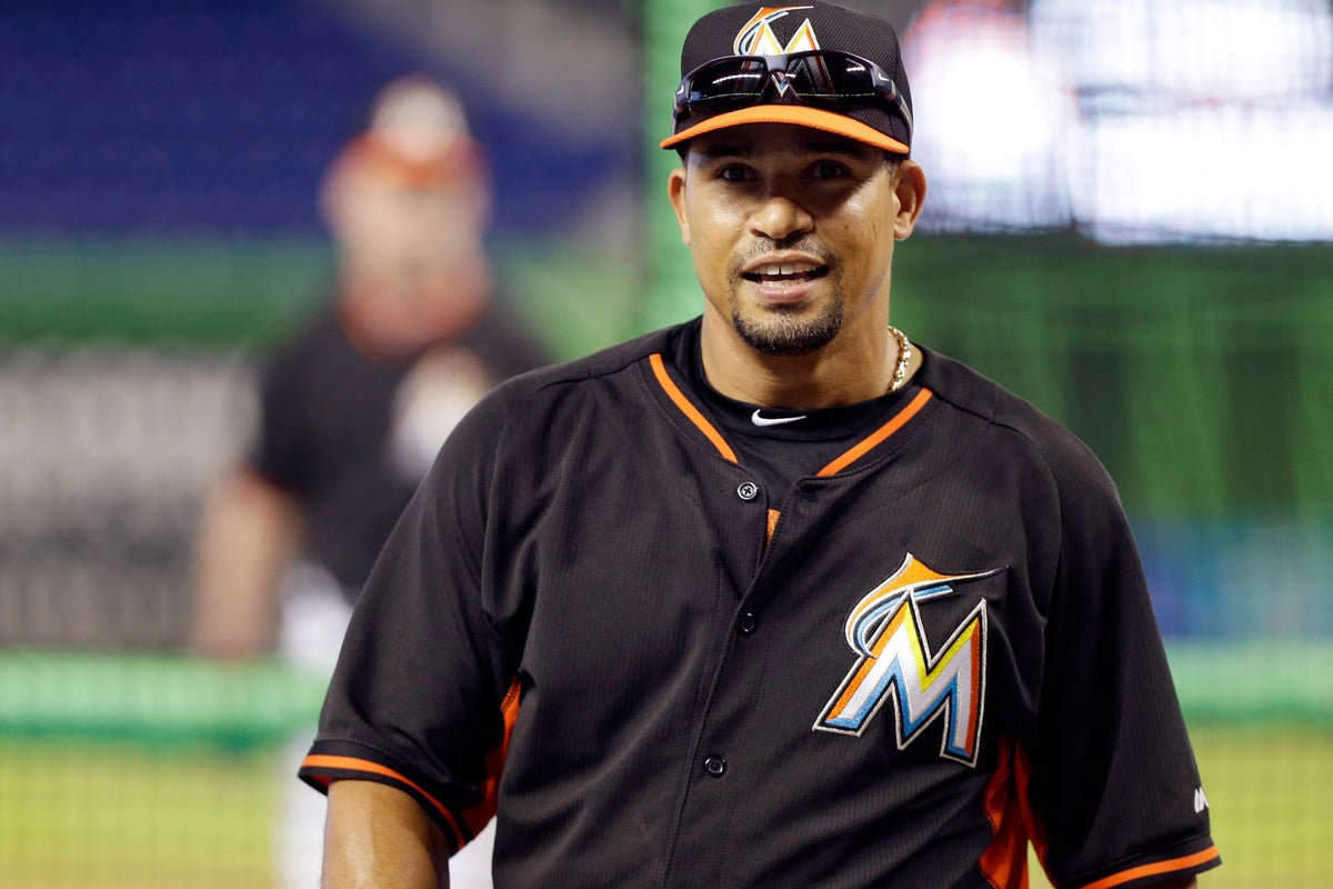 Former MLB star Rafael Furcal charged in rock-throwing road rage incident, police say
