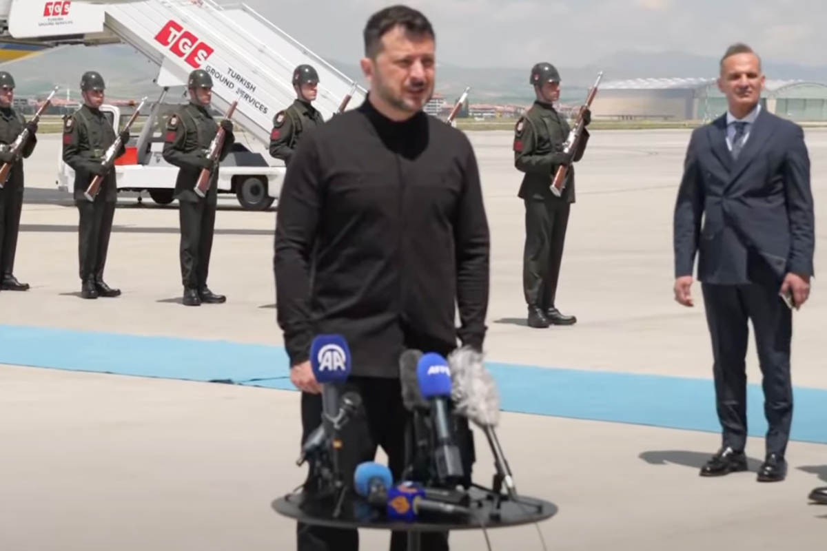 Zelensky hits out at Putin after landing in Turkey for Ukraine and Russia peace talks