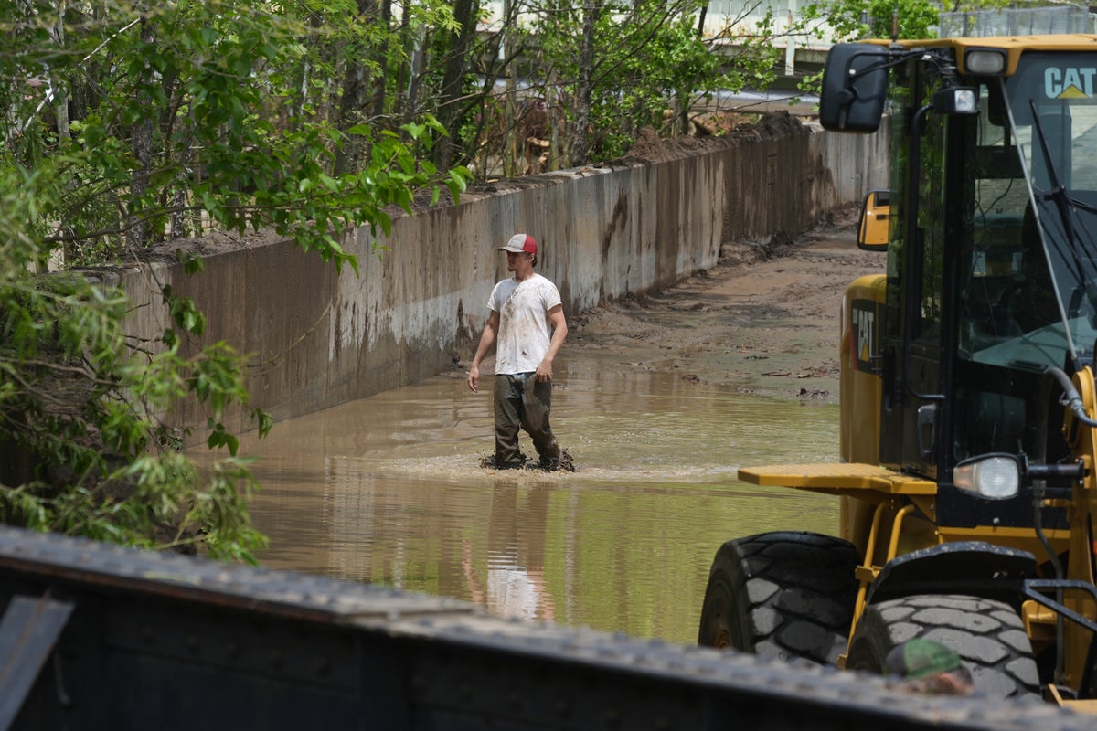 FEMA's acting chief says agency will shift more disaster recovery responsibilities to the states
