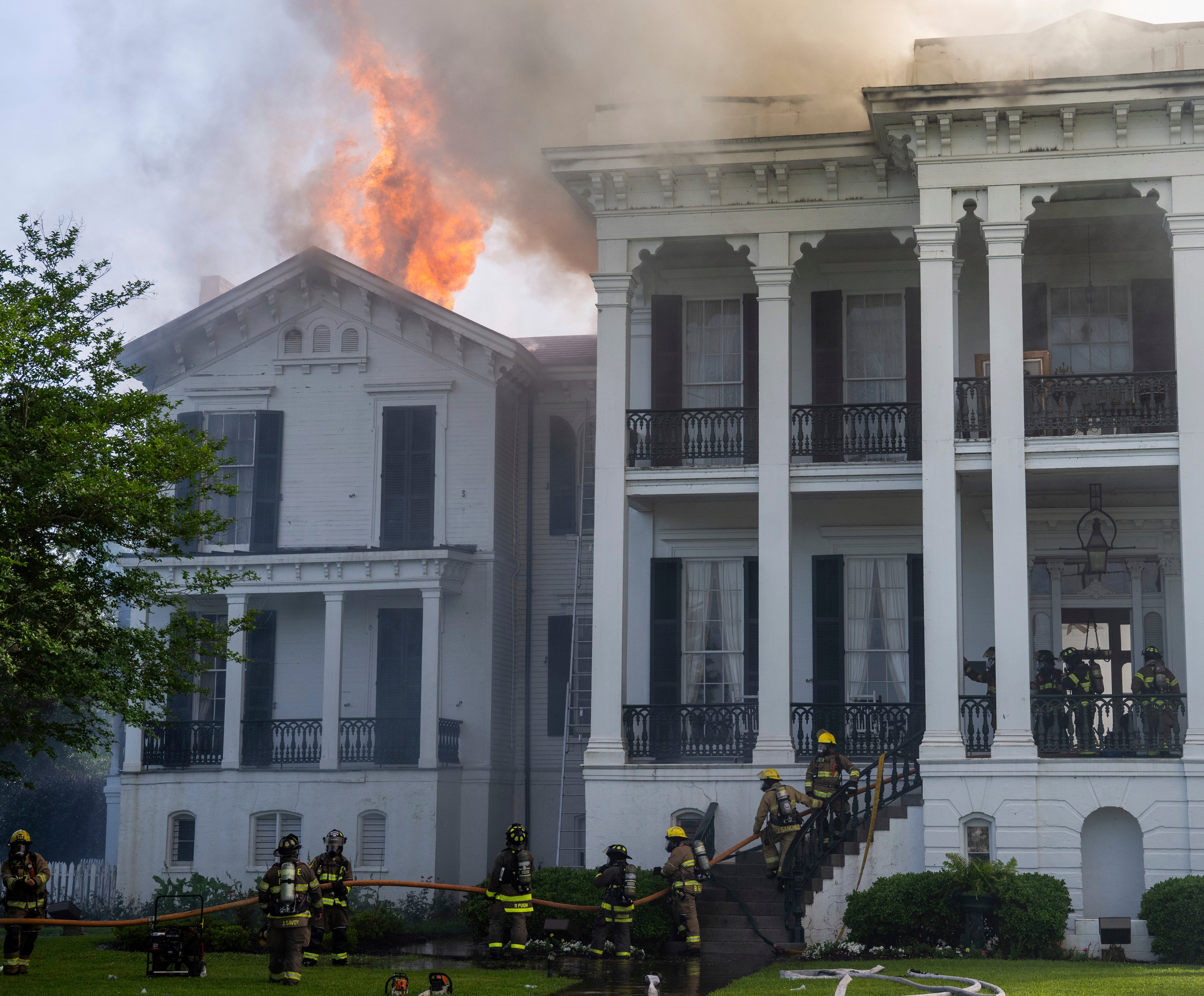 Plantation-House-Fire