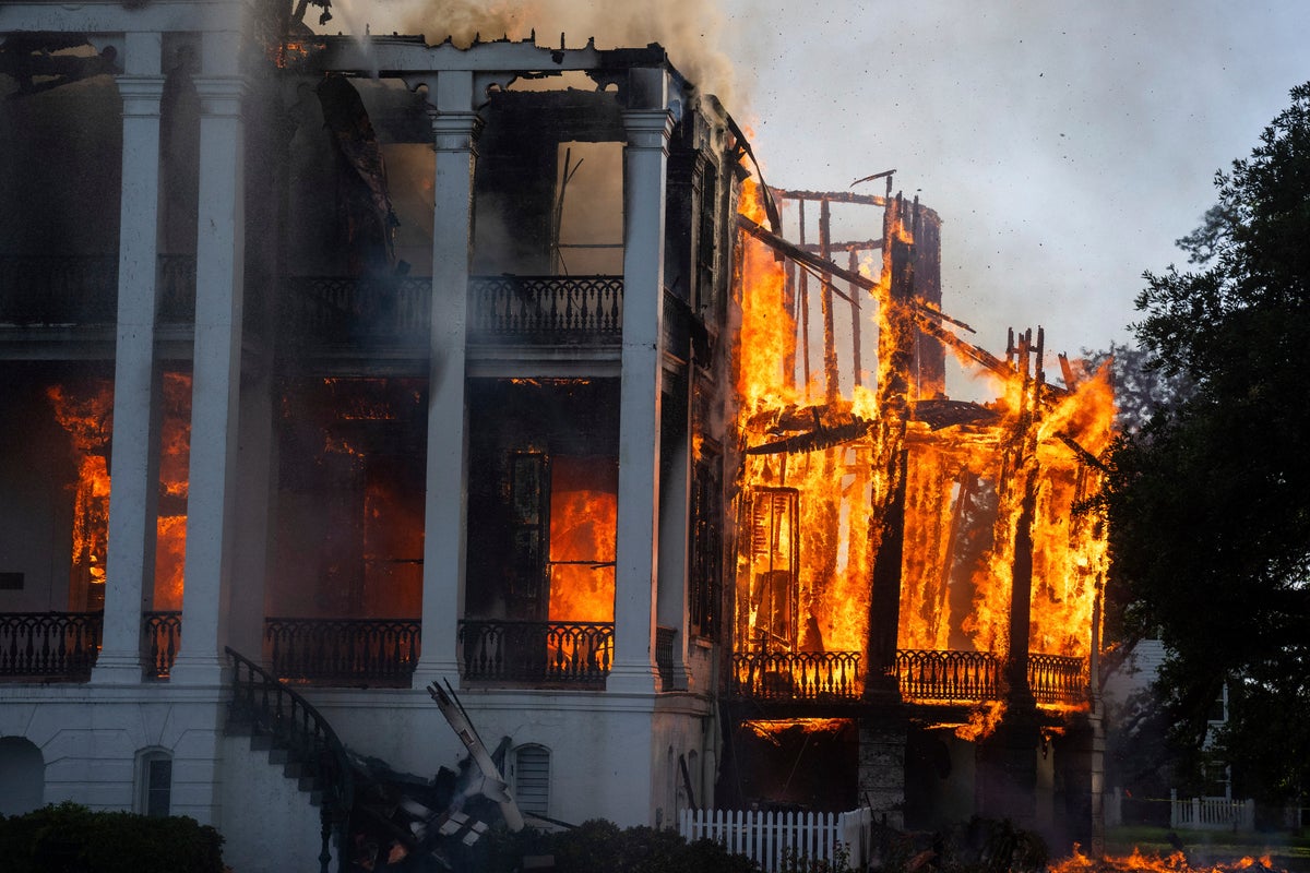 Video of the Nottoway Plantation fire sparks jubilation. It's about anger and pain over slavery, too