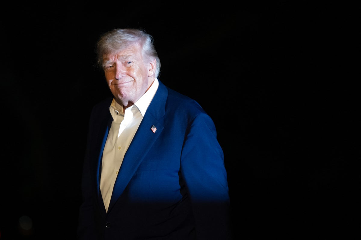 Trump admin pushes Supreme Court to allow it to fire thousands of federal workers