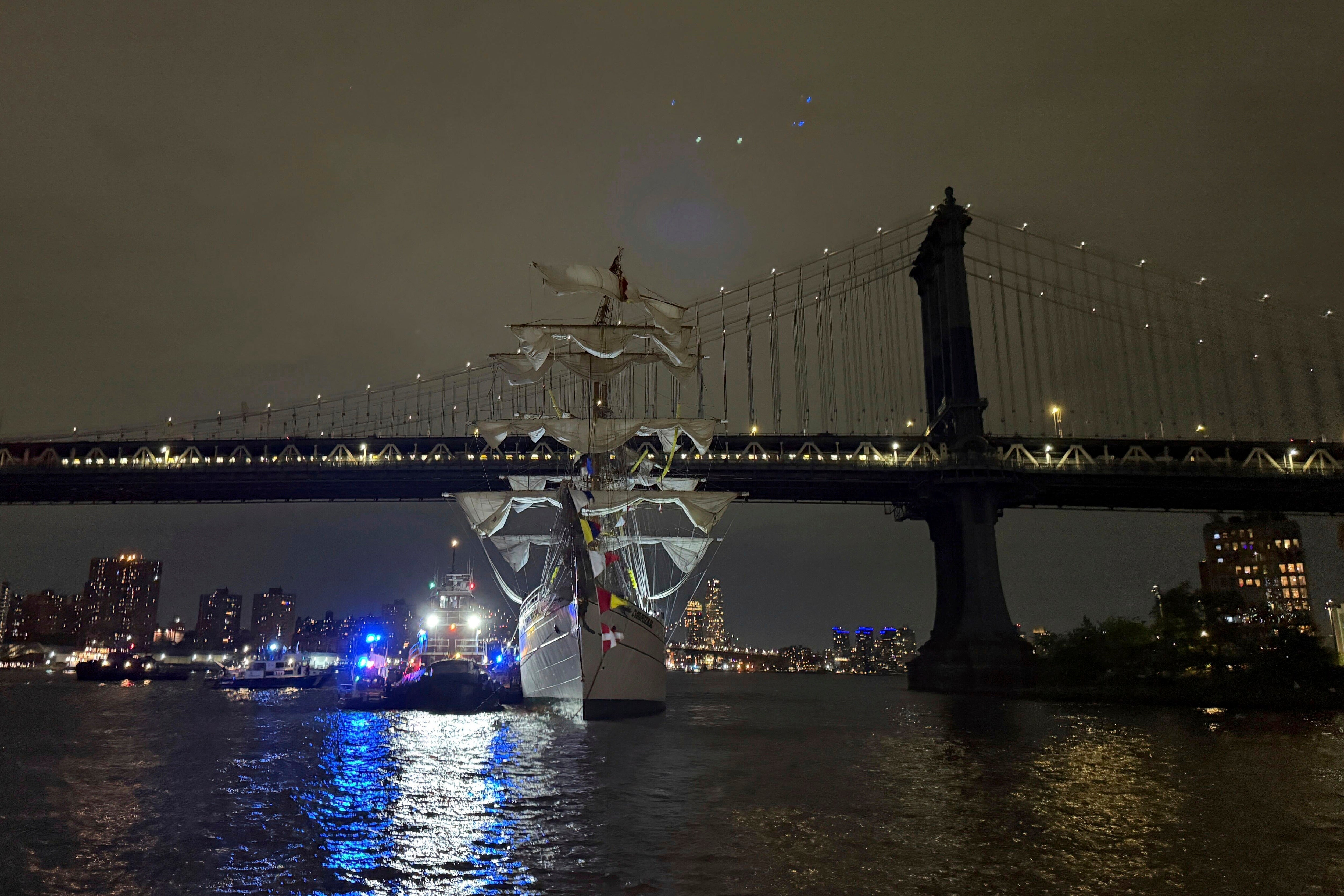 NUEVA YORK-BARCO-PUENTE-CHOQUE