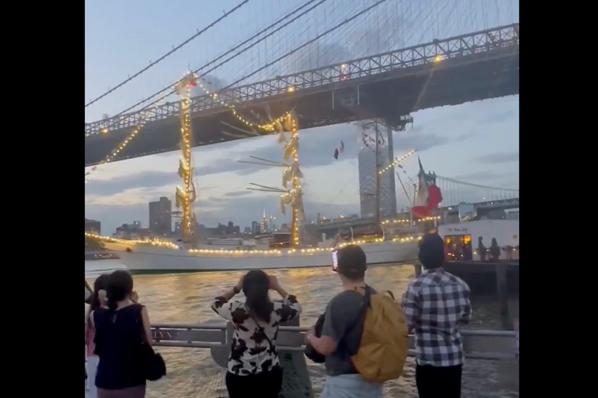 Tall ship crashes into Brooklyn Bridge with search underway for people thrown into water