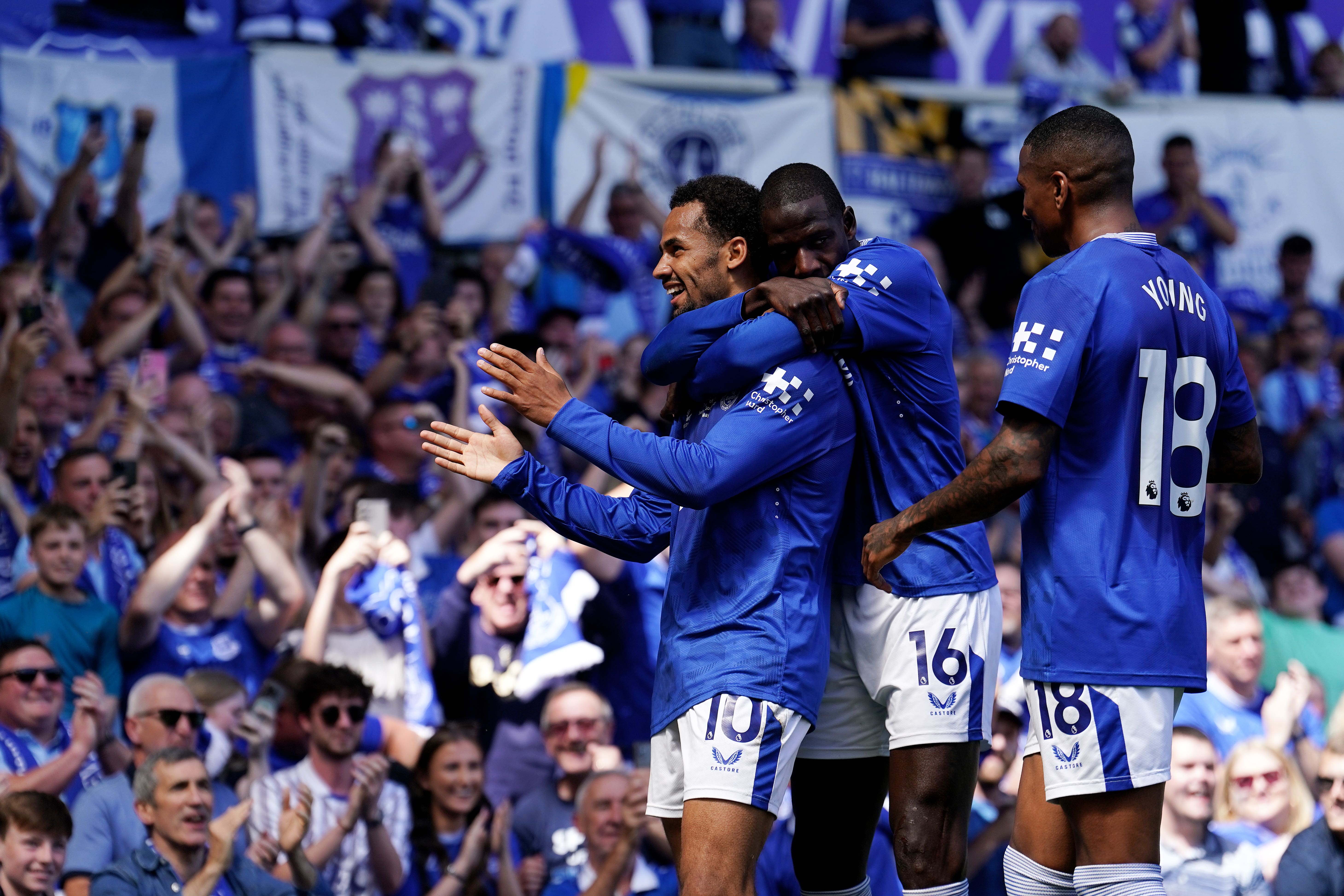 <p>Iliman Ndiaye scored the final goals at Goodison Park</p>