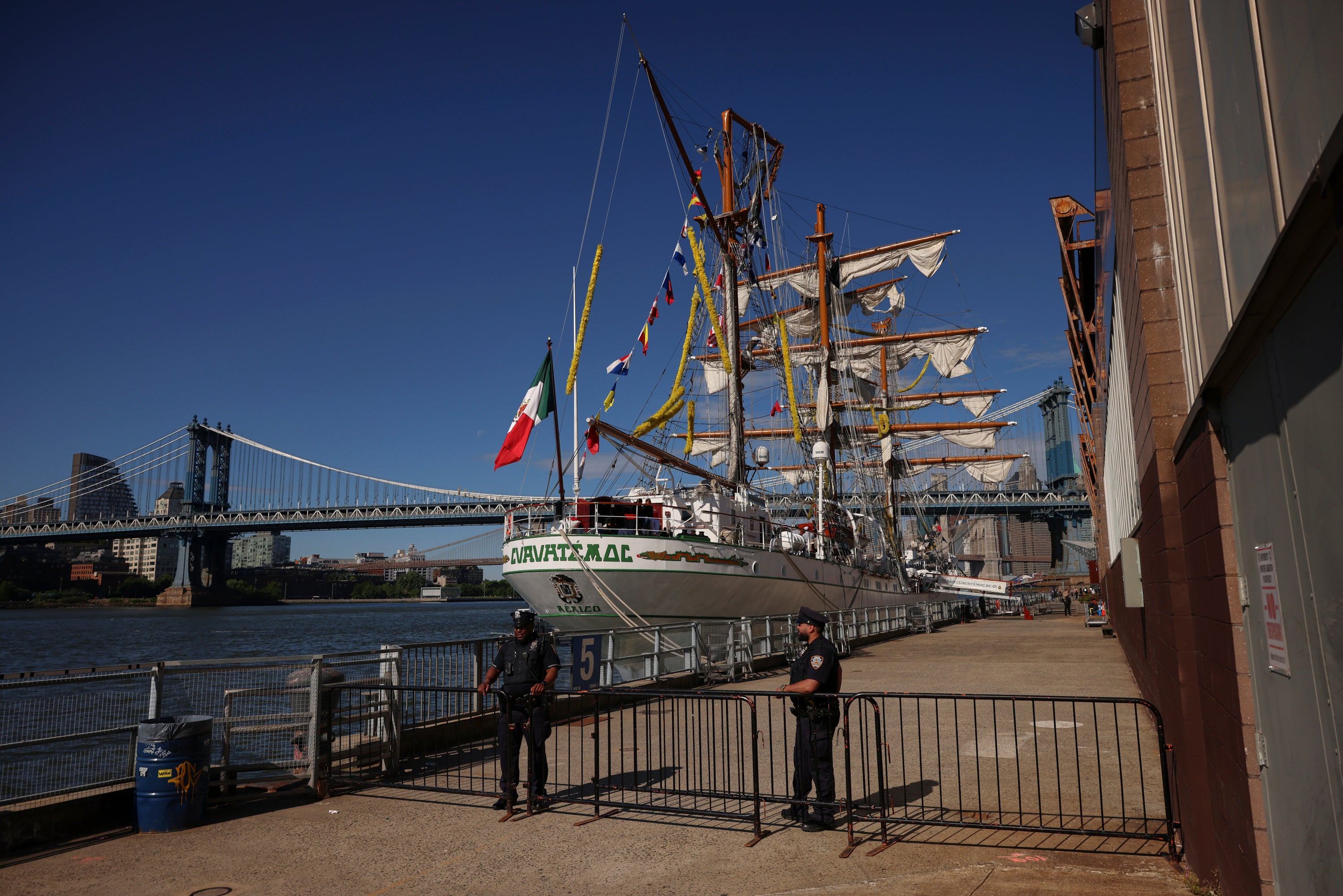 Brooklyn Bridge Collision