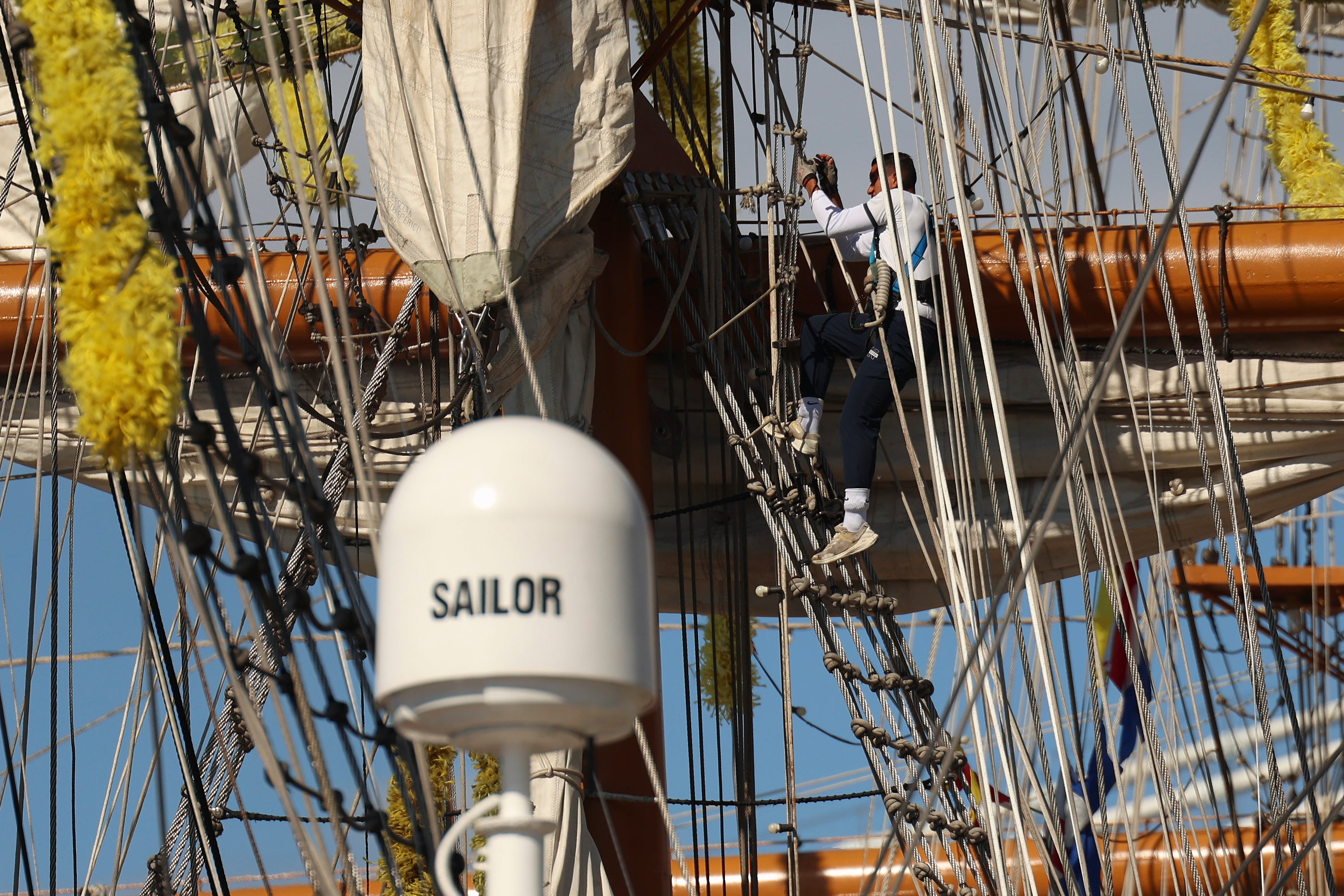 Brooklyn Bridge Collision