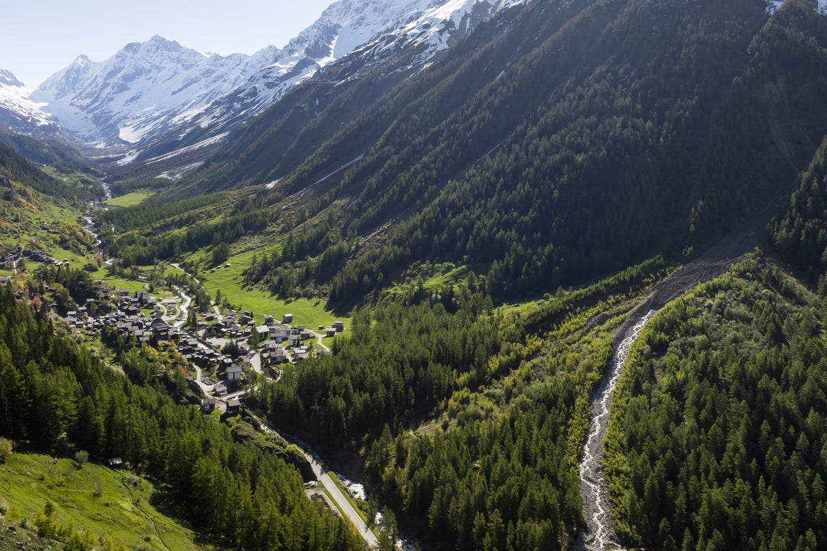 Hundreds evacuated as landslide threatens Alpine village