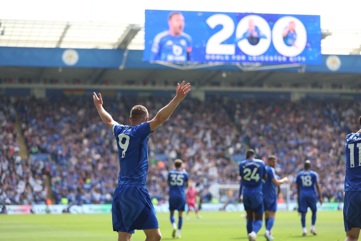 Jamie Vardy provides fitting farewell to Leicester with 200th goal for the club