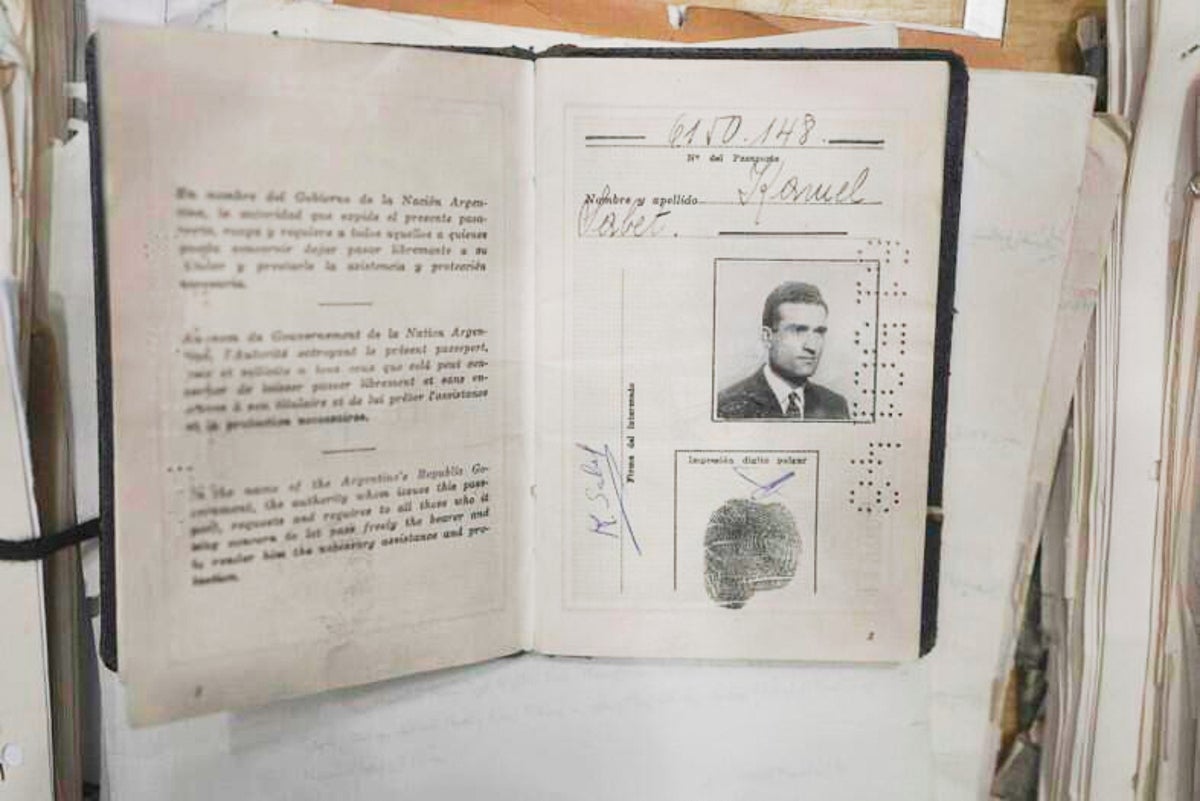 60 years after he was hanged, Israel recovers Syrian archive belonging to famous spy