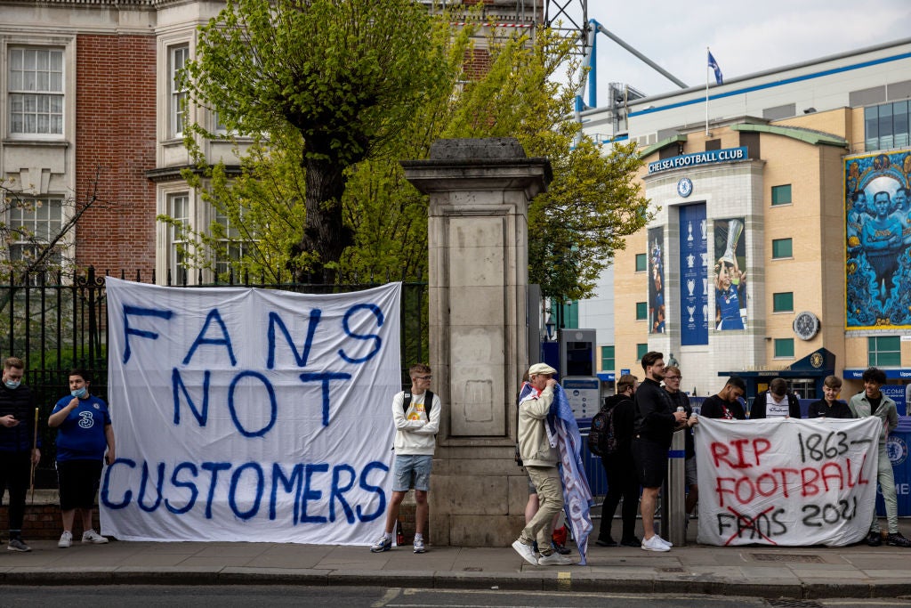 2021 European Premier League announcement sparks the widest fan protests in the UK