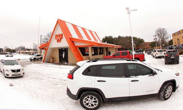 <p>A Houston, Texas, man is suing fast food chain Whataburger for up to $1 million, claiming he suffered a severe allergic reaction to onions, despite ordering the meal with no onions. </p>