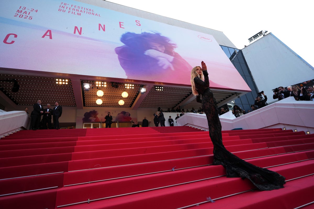 https://static.independent.co.uk/2025/05/19/14/France_Cannes_2025_The_Phoenician_Scheme_Red_Carpet_98089.jpg?width=1200&height=800&crop=1200:800