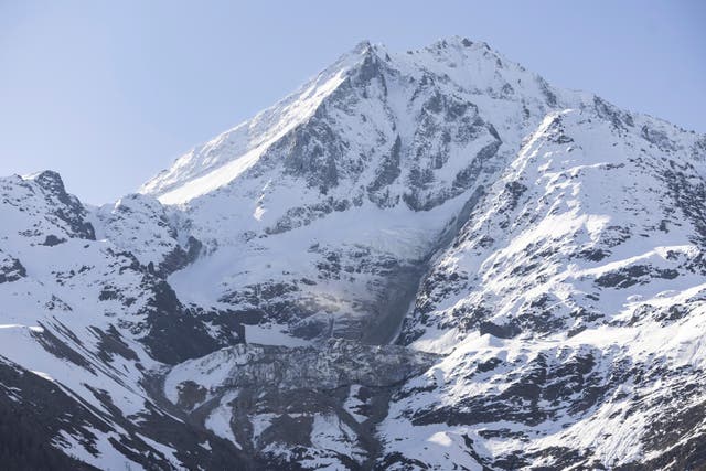 SUIZA-DESLAVE