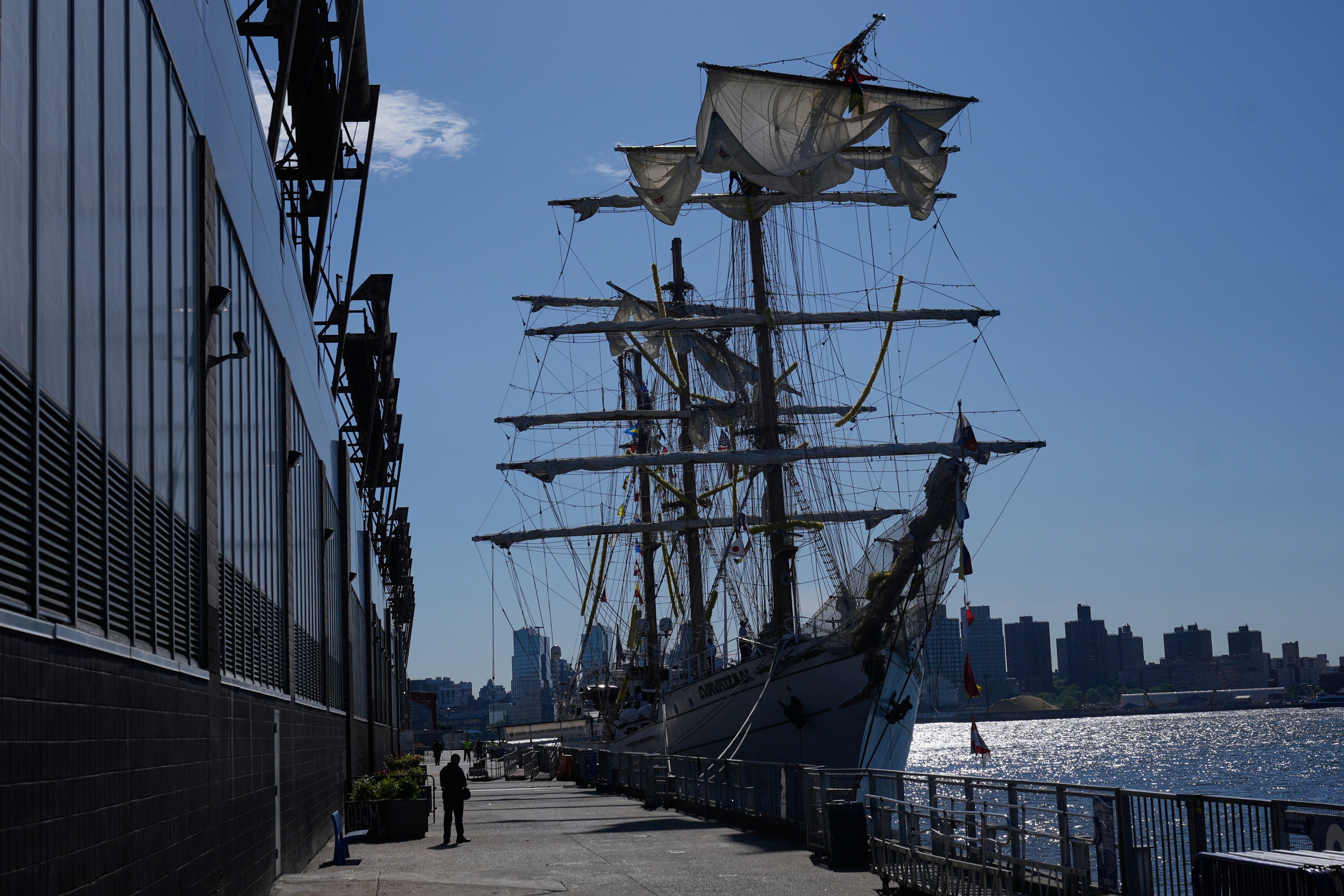 Brooklyn Bridge Collision