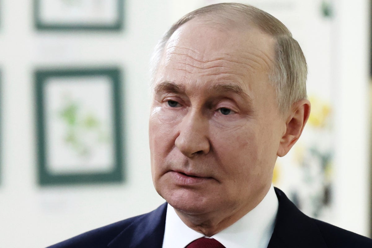 Casann Putin go dtí an Rúis go foirfe Casann Putin go dtí an Rúis go foirfe