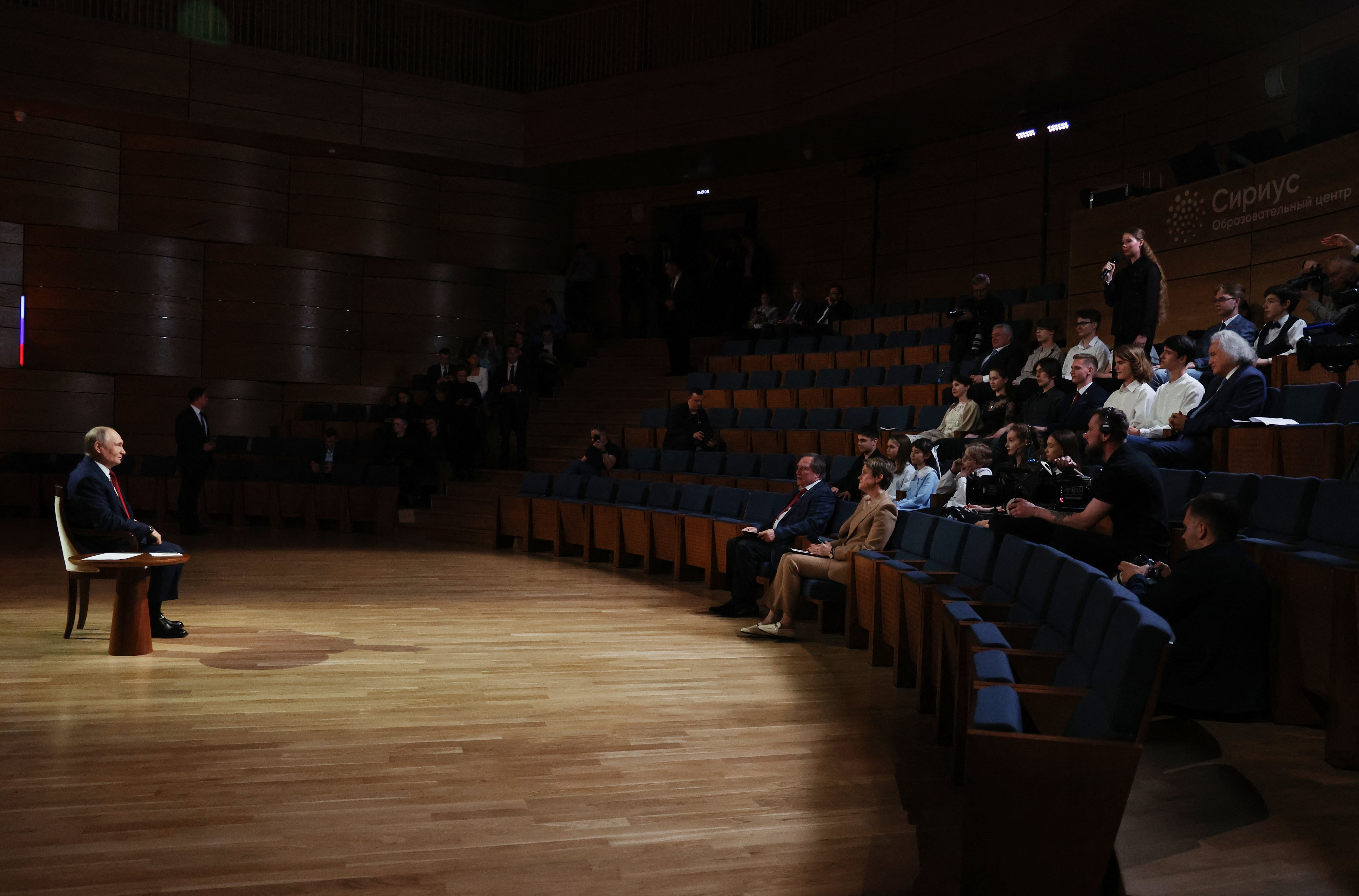 Putin meets with students at the Sirius Educational Center in Sochi