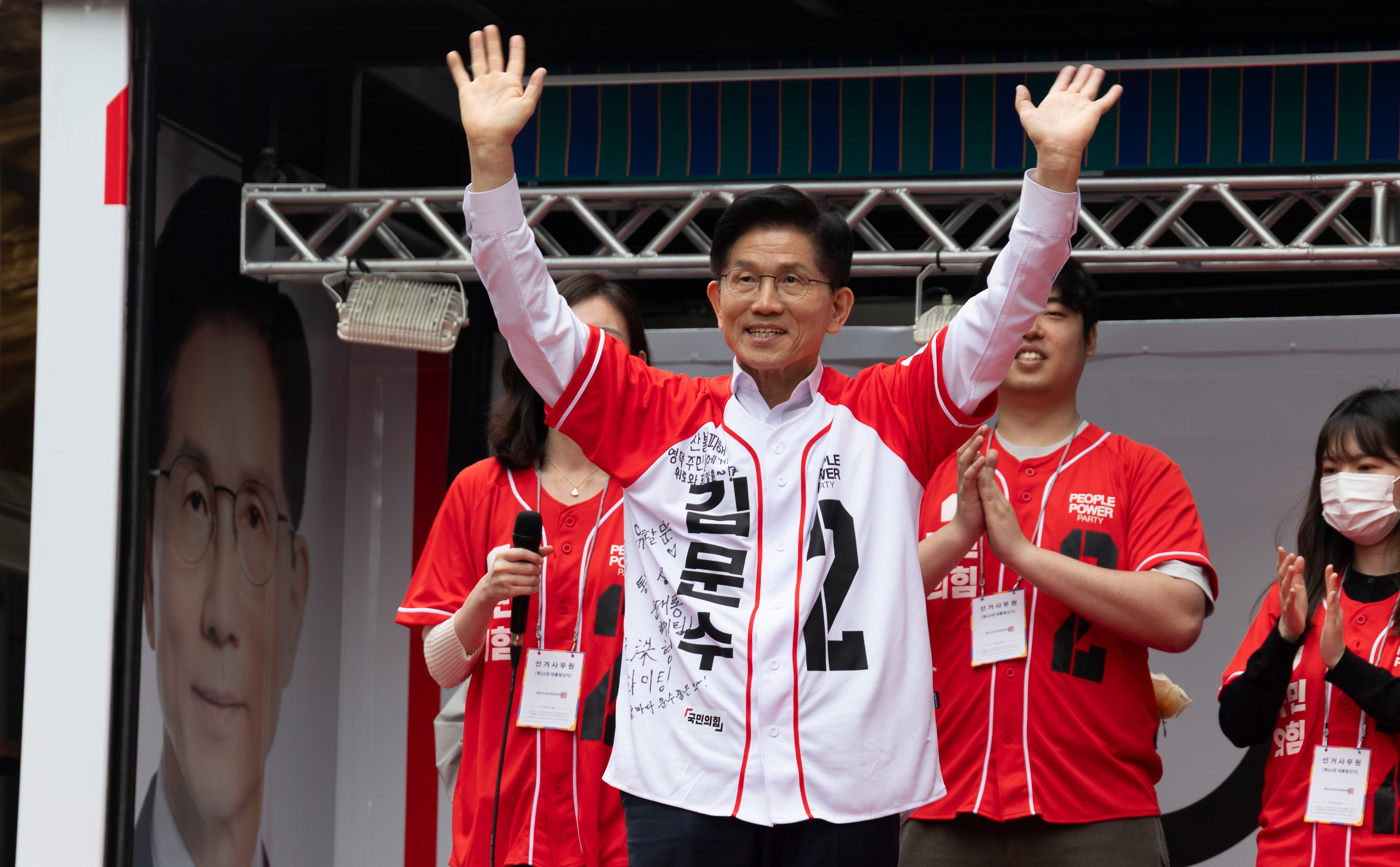 Kim Moon SOO from the People Power Party Gesta during the Election Campaign in Seoul, South Korea, 19. May 2025. Years