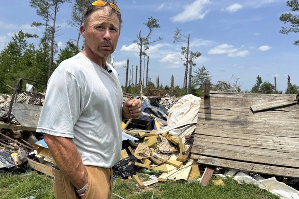 While Trump overhauls FEMA, Mississippi tornado survivors await assistance