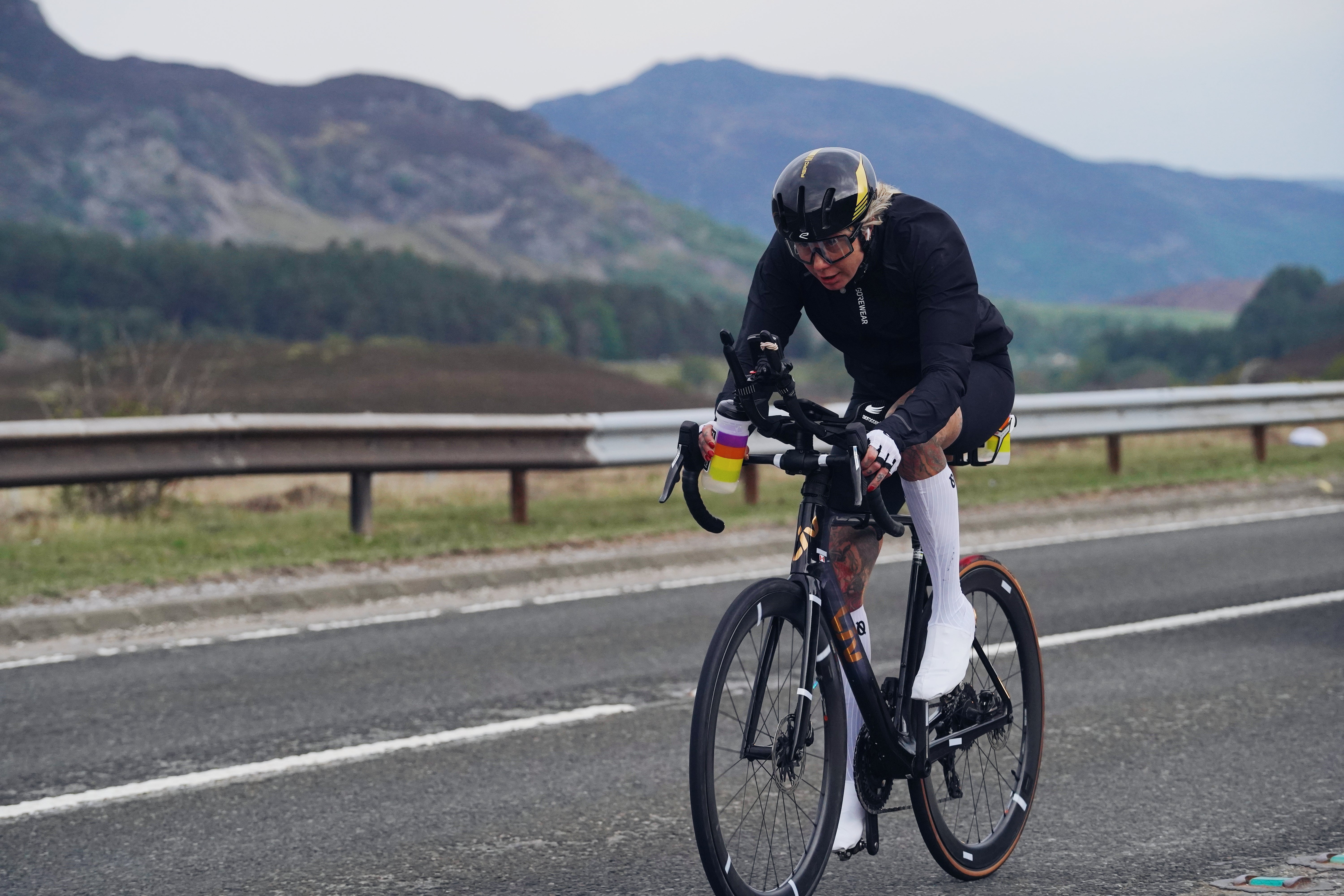Dr Sarah Ruggins cycled 2700 km from John O’Groats to Lands End and back again in record time