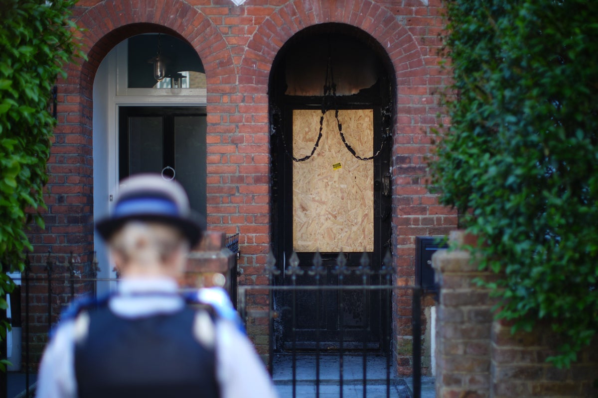 UK officials ‘probe Russian links to arson attacks on Keir Starmer’