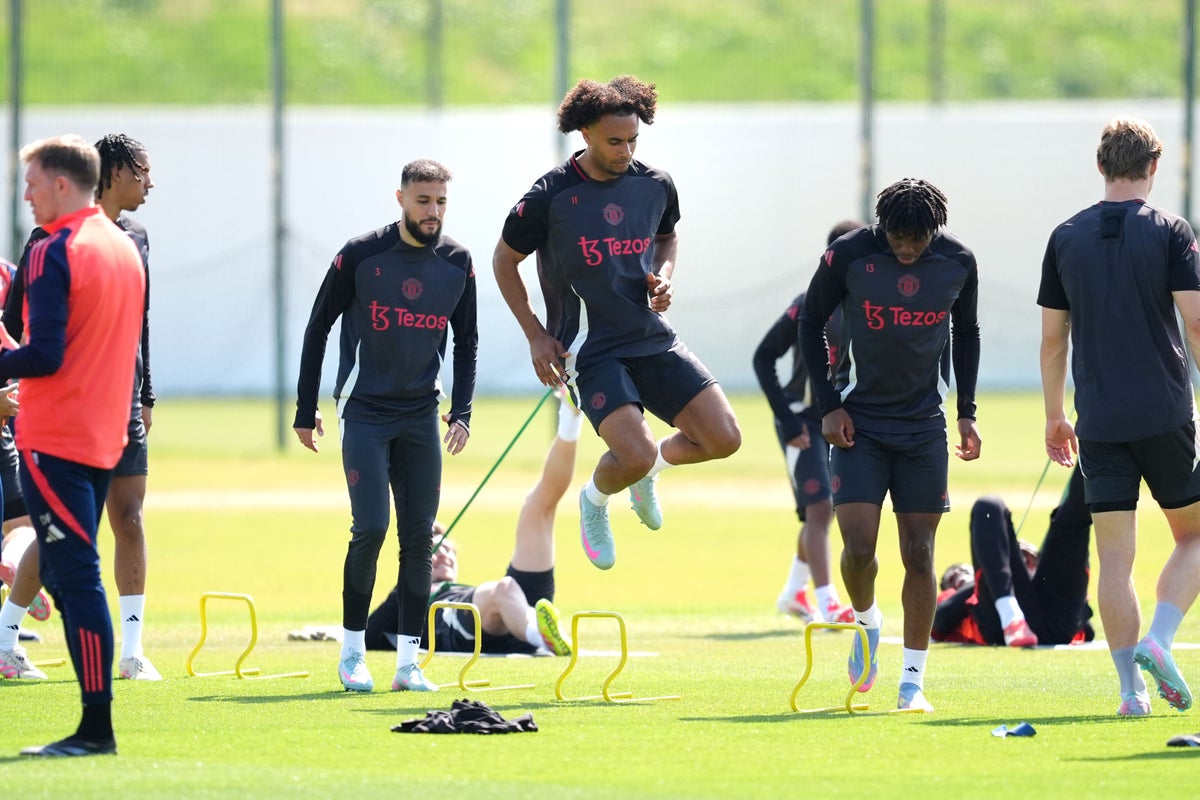 Joshua Zirkzee, Diogo Dalot and Leny Yoro train as Man Utd prepare for EL final