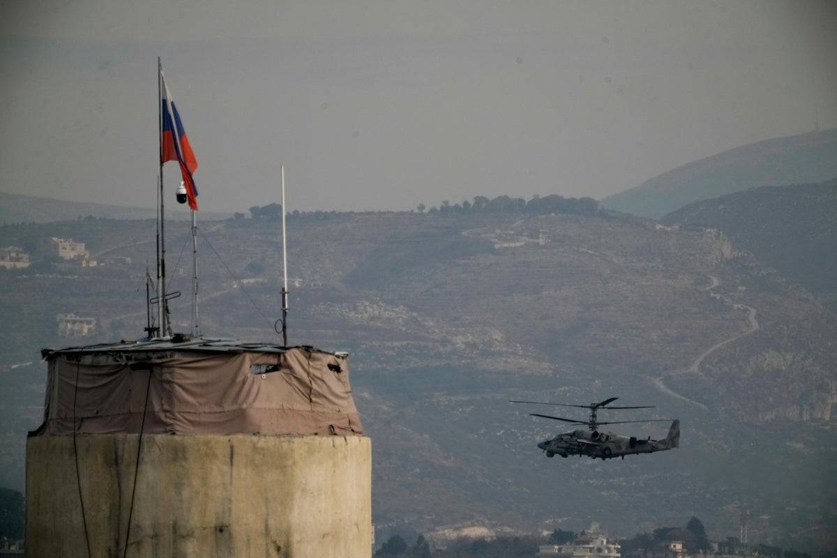 Militants kill 2 soldiers in attack on Russian air base in Syria