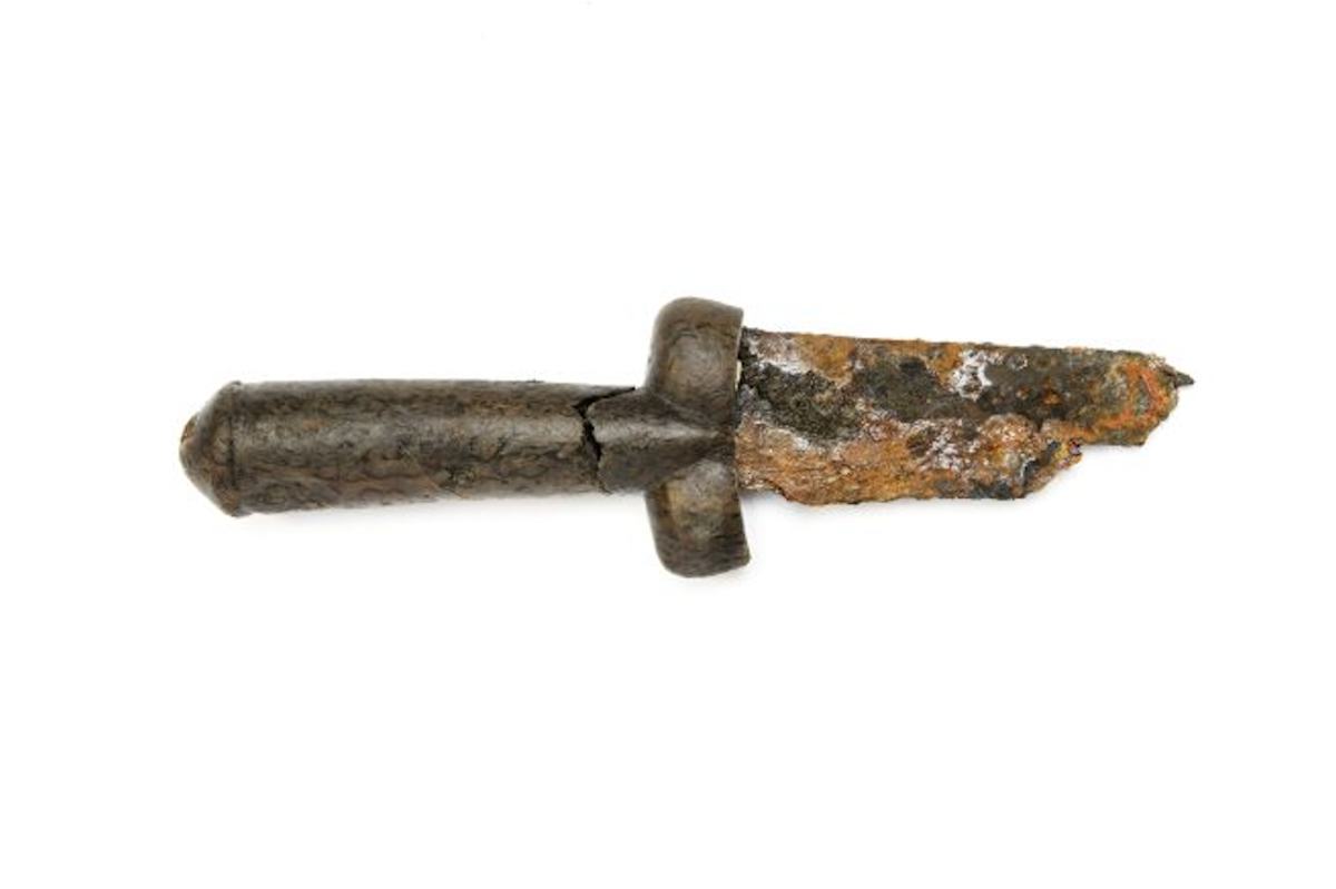 Archaeologists find medieval ‘testicle dagger’ that could even damage armour